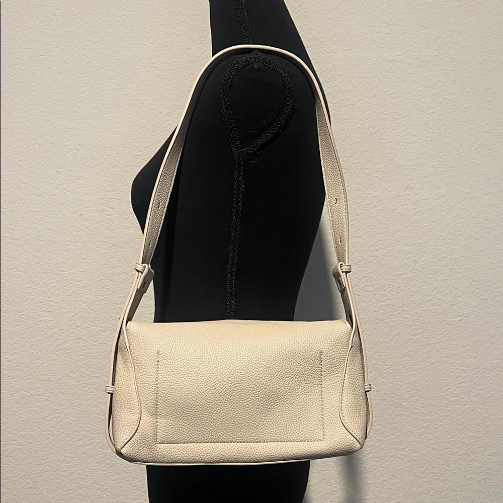 BOSTANTEN Pebbled Leather Shoulder Bag – Cream / Beige - Picture 3 of 10